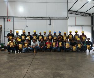  COASUL CELEBRA A P&Aacute;SCOA COM ENTREGA DE COLOMBAS A COLABORADORES