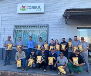  COASUL CELEBRA A P&Aacute;SCOA COM ENTREGA DE COLOMBAS A COLABORADORES