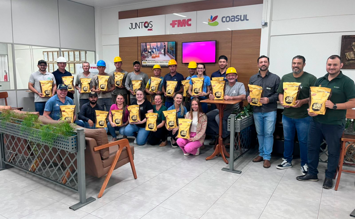  COASUL CELEBRA A P&Aacute;SCOA COM ENTREGA DE COLOMBAS A COLABORADORES